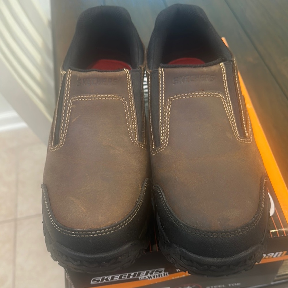 Skechers Brown Slip-On Loafers with Reinforced Toe worn once excellent con. - Picture 2 of 4